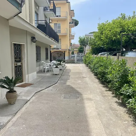 Cv008 - Cervia, Trilocale Ristrutturato Con Aria Condizionata Sul Lungomare Apartamento Cervia