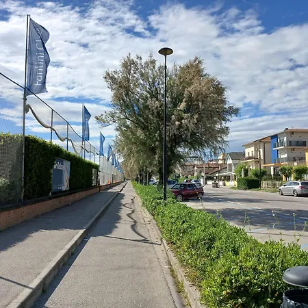Cv008 - Cervia, Trilocale Ristrutturato Con Aria Condizionata Sul Lungomare Apartamento