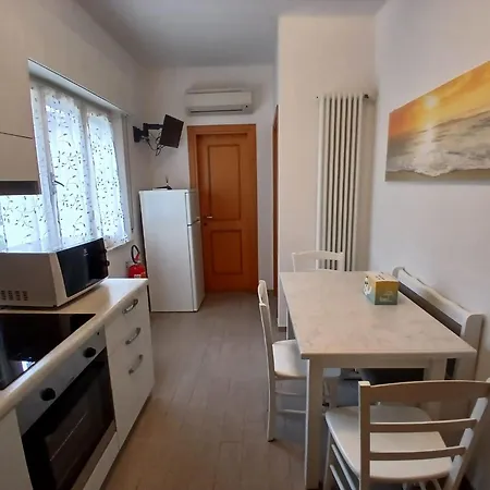 Cv008 - Cervia, Trilocale Ristrutturato Con Aria Condizionata Sul Lungomare * Cervia