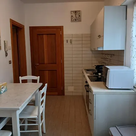Cv008 - Cervia, Trilocale Ristrutturato Con Aria Condizionata Sul Lungomare Apartamento *